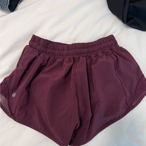 Lululemon Hotty Hot Shorts 2.5